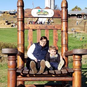 Meet your Posher, Abigail